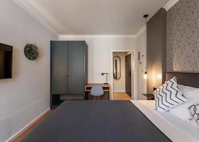 B-Hotel